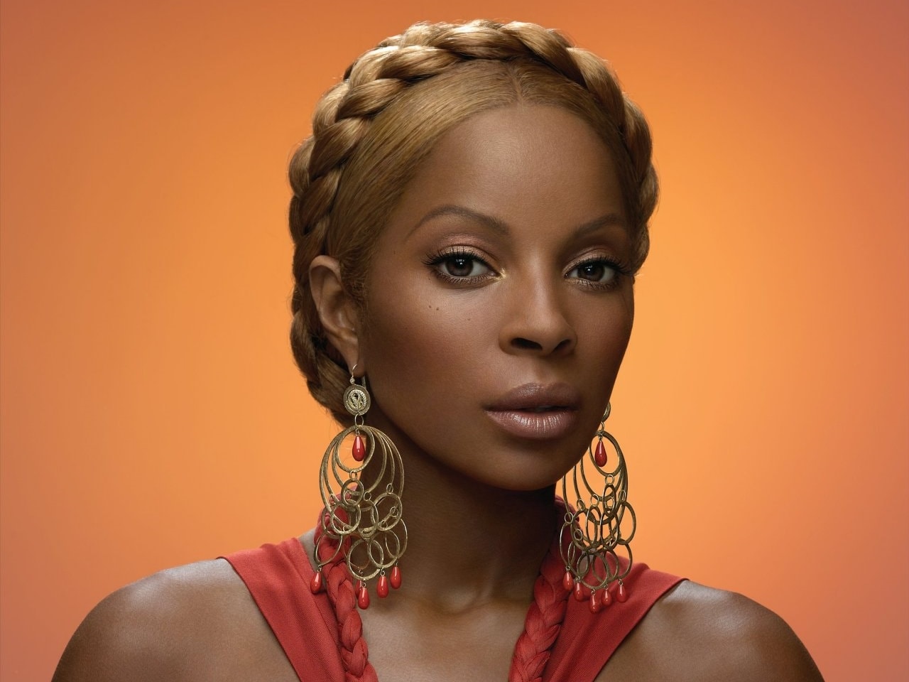 Mary J. Blige - американская певица в жанрах R&B, соул и хип-хоп, автор...